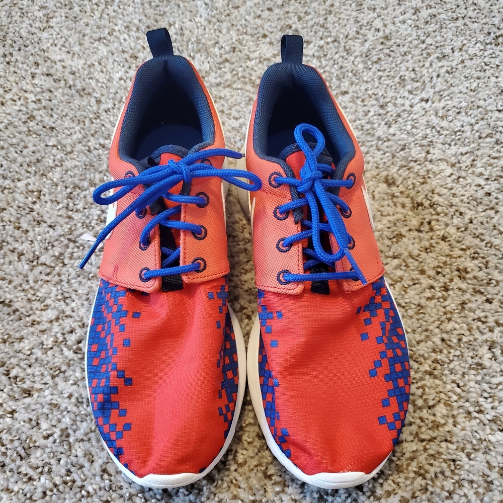 Nike Roshe One size 5.5y